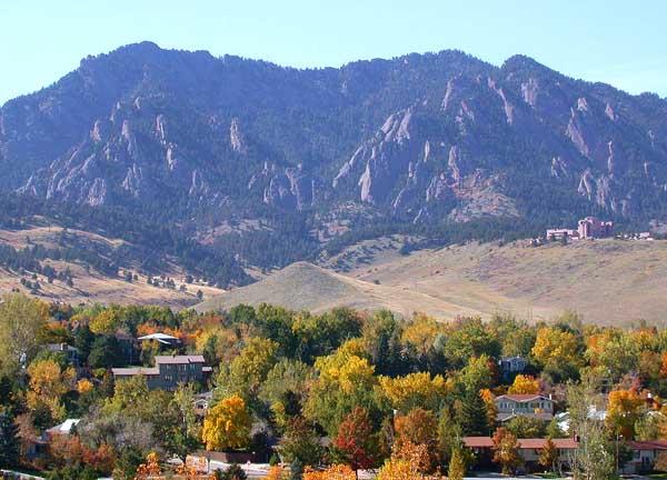 South Boulder and Green Mountain, by Matthew Trump at Wikimedia Commons.