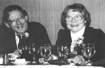 Paul and Terta Crutzen at the banquet in Paul's honor. (Photo by Carlye Calvin, 3 December 1993)