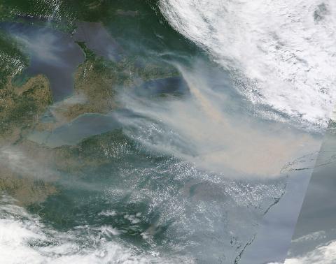 Wildfire smoke blankets east coast