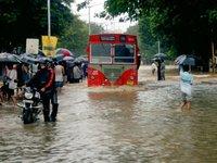 Heavy monsoon in Mumbai, India, in August 2005, by Hitesh Ashar